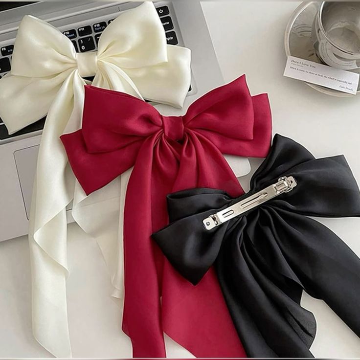 Bow hair clip